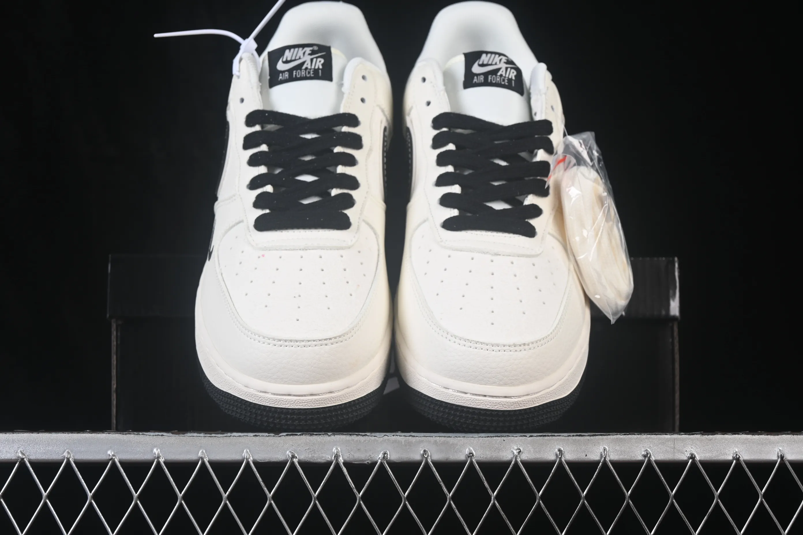 All categories Nk Air Force 1 Air Force series Nk Air Force 1 Low Air Force low-top Nike Air Force 1'07 Low joint model Air Force 1 low-top casual sneakers DN9688-101